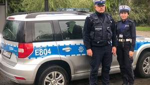 Pędził na motocyklu, nie zważając na przepisy. Dostał eskortę policji