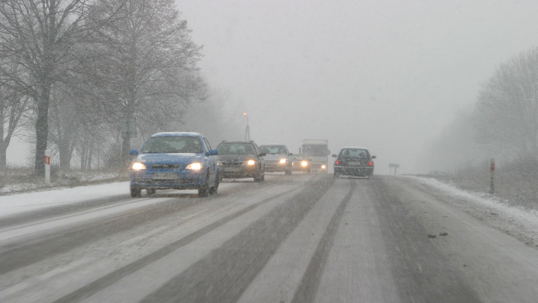 Inwazja Drogowych Bałwanów czyli pierwszy śnieg