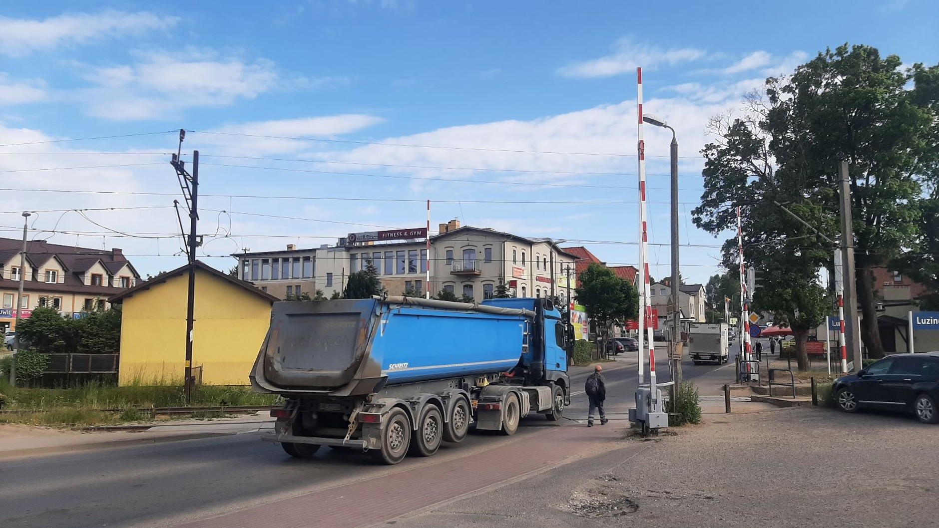 Mieszkańcy Luzina walczą o bezkolizyjny przejazd kolejowy w środku wsi