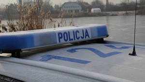 Policjanci zatrzymali "driftującego" Fiata Pandę. To był dopiero początek