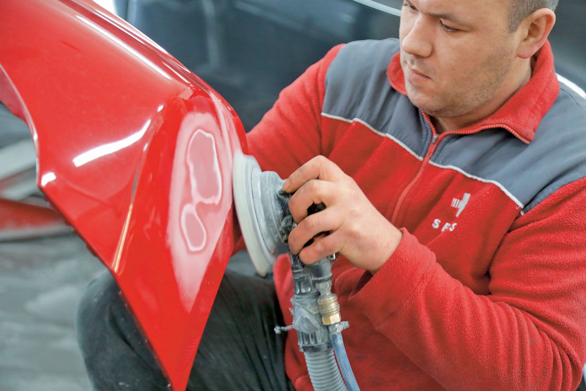 Zaprawki lakiernicze: krok po kroku