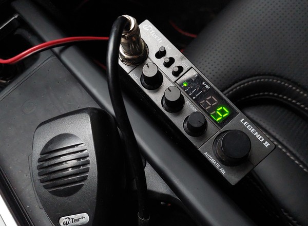 Masz jeszcze CB-Radio w garażu? Sprawdź, czy działa! W czasach kryzysu znów może się przydać.