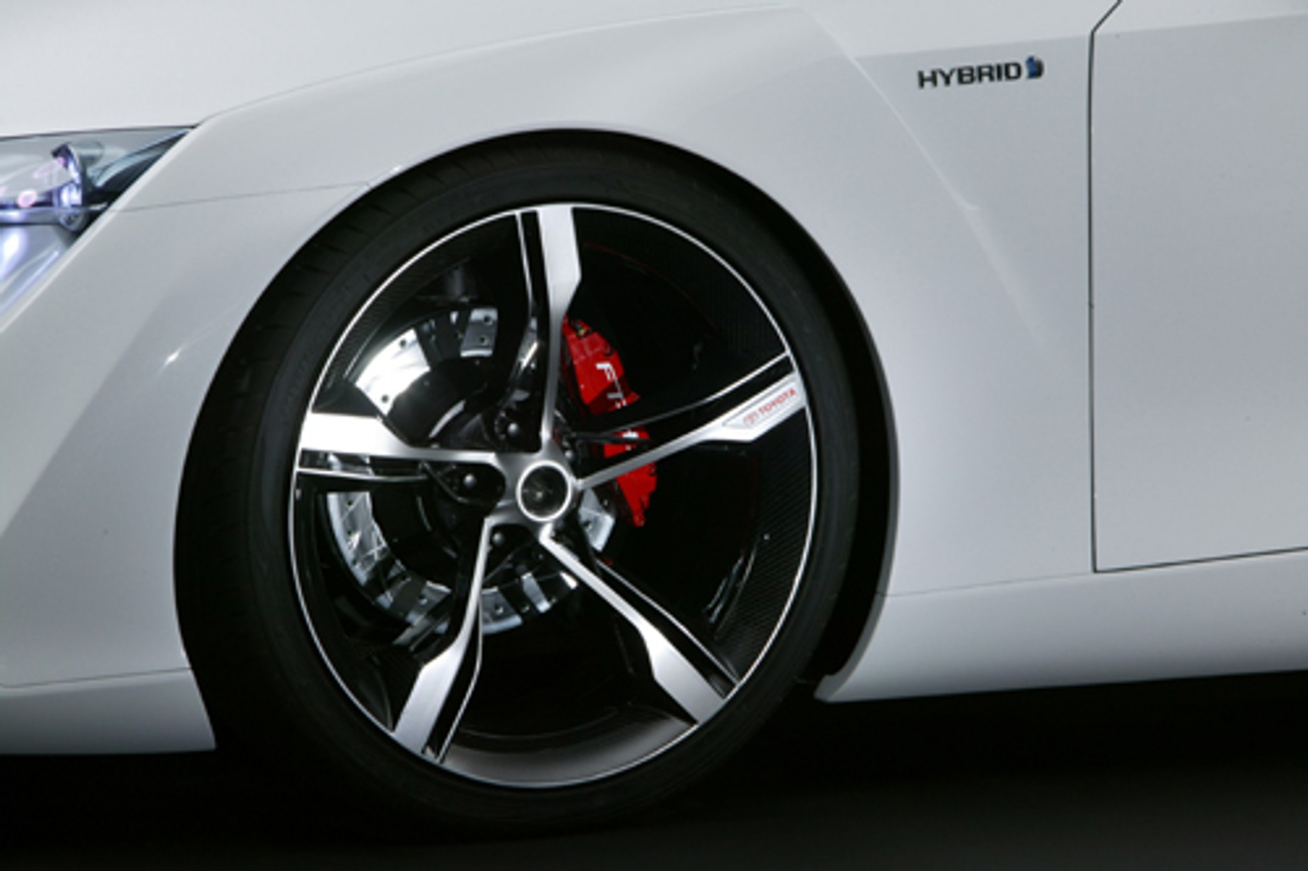 Toyota FT-HS - Sportowiec XXI wieku