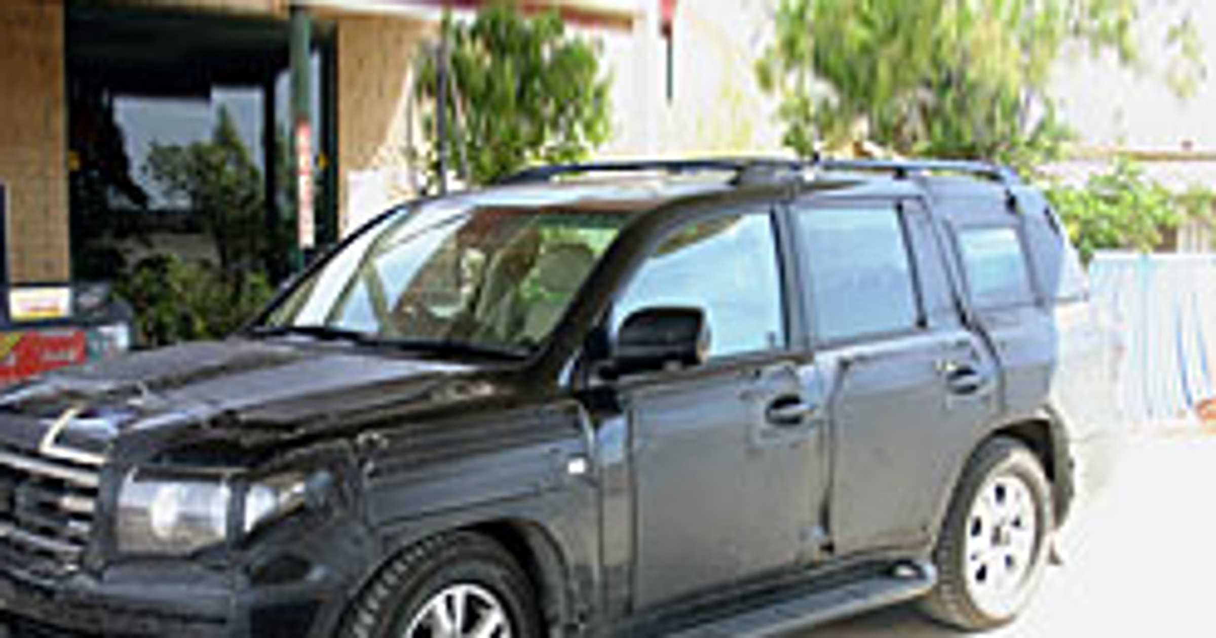 Zdjęcia szpiegowskie: Toyota Land Cruiser 200 zaprezentuje się jesienią