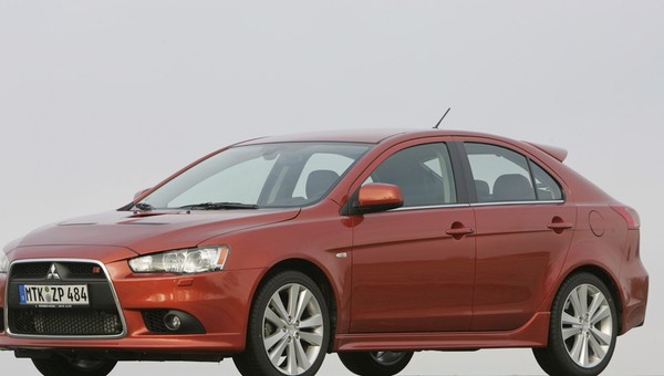 Kosztowne Mitsubishi, tanie BMW: kto ma najdroższe części?