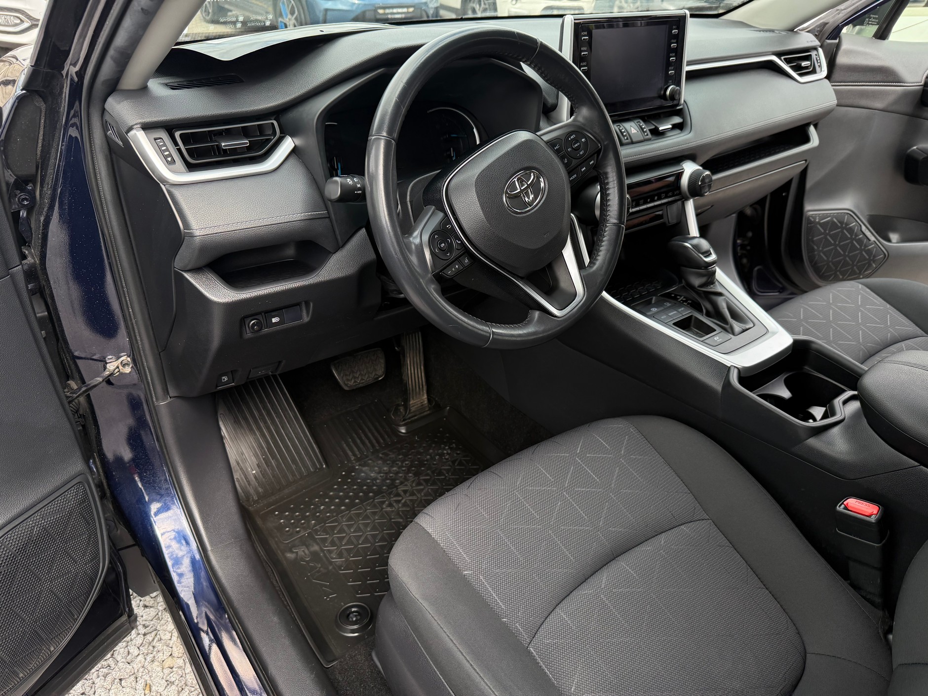 Toyota RAV4 z 2020 r. wyceniona na 119 tys. 900 zł