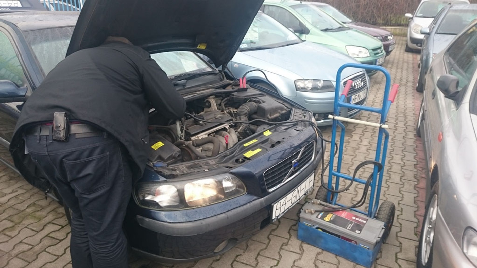 Auto z ogłoszenia - Volvo S60 ładne tylko na zdjęciach