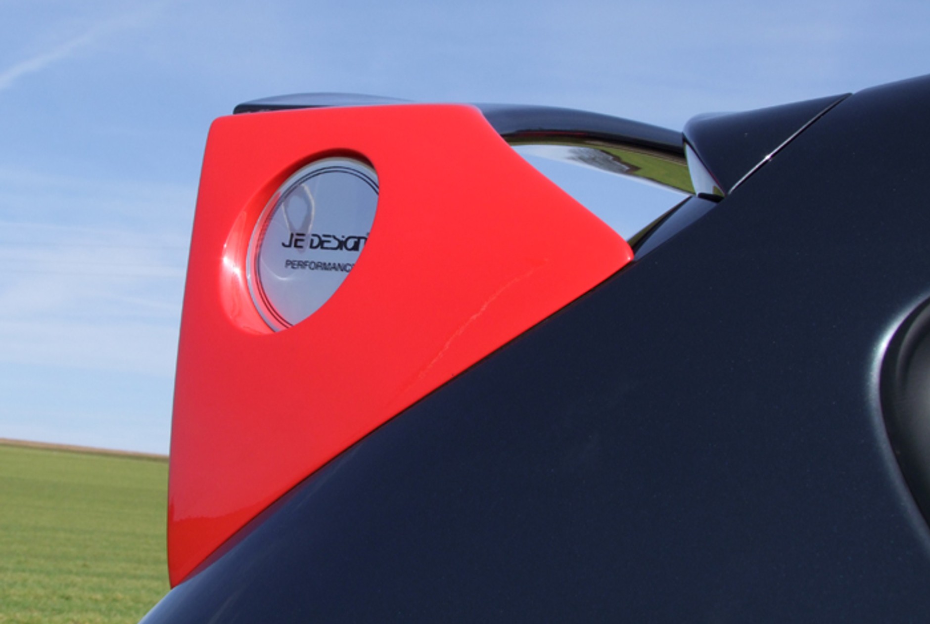 Seat Leon Cupra R z najnowszym pakietem JE Design osiąga 268 km/h