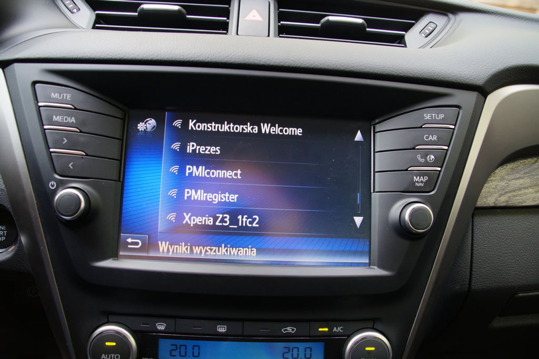 Czytelnicy testują nową Toyotę Avensis