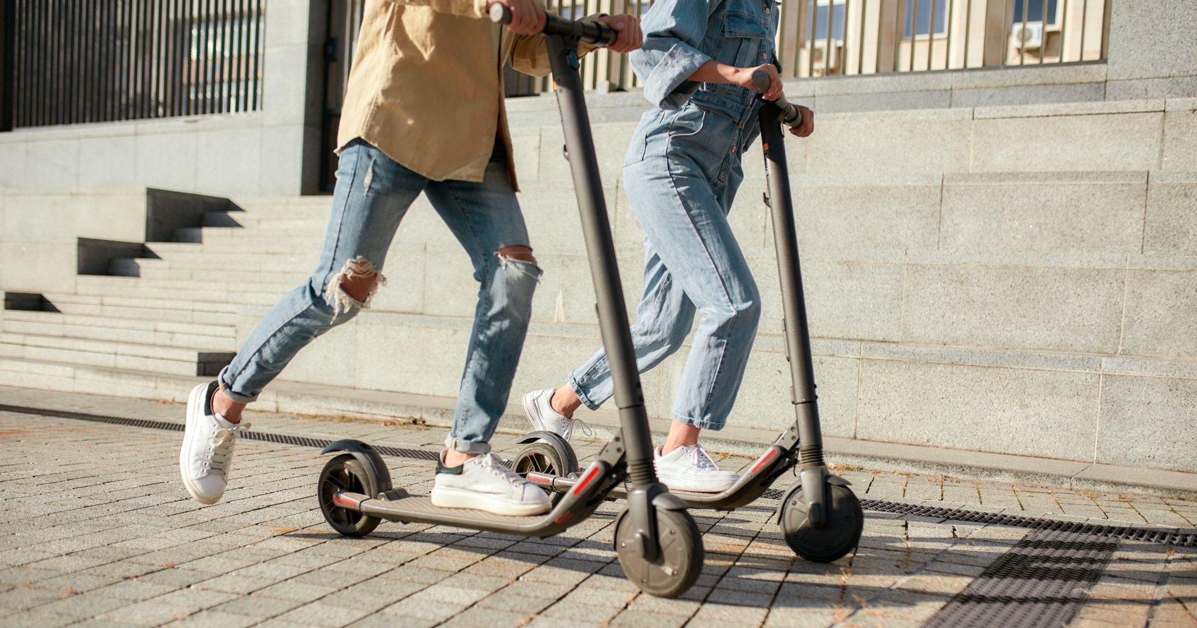 TOP 5 hulajnóg elektrycznych – moc na dwóch kółkach!