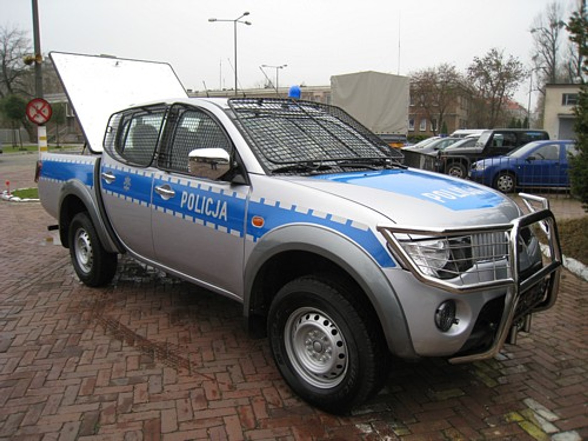 L200 dla policji
