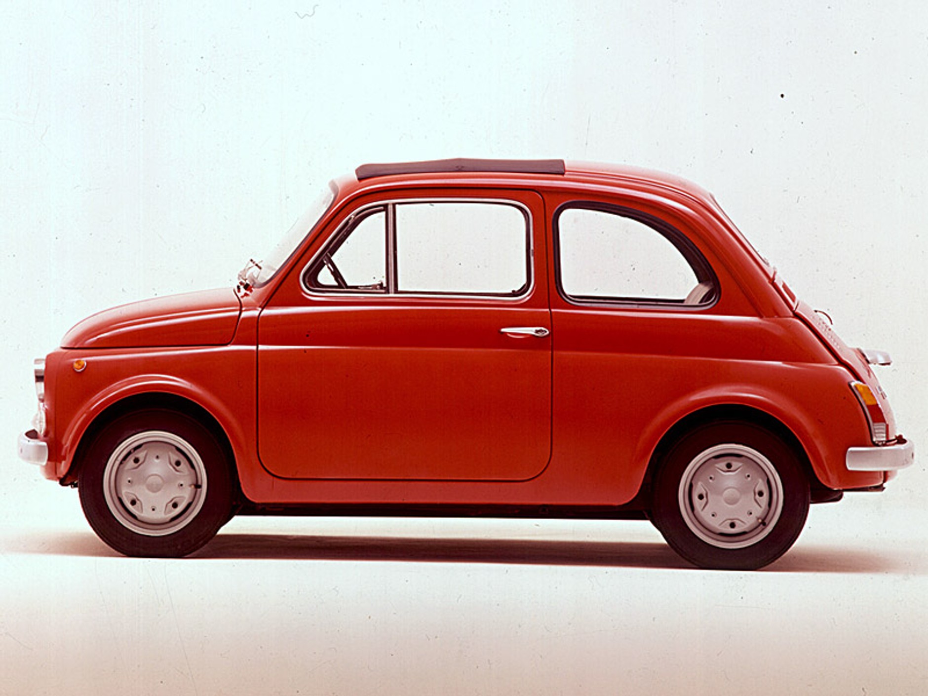 Historia Fiata 500 i 600 w fotografii (90 zdjęć)