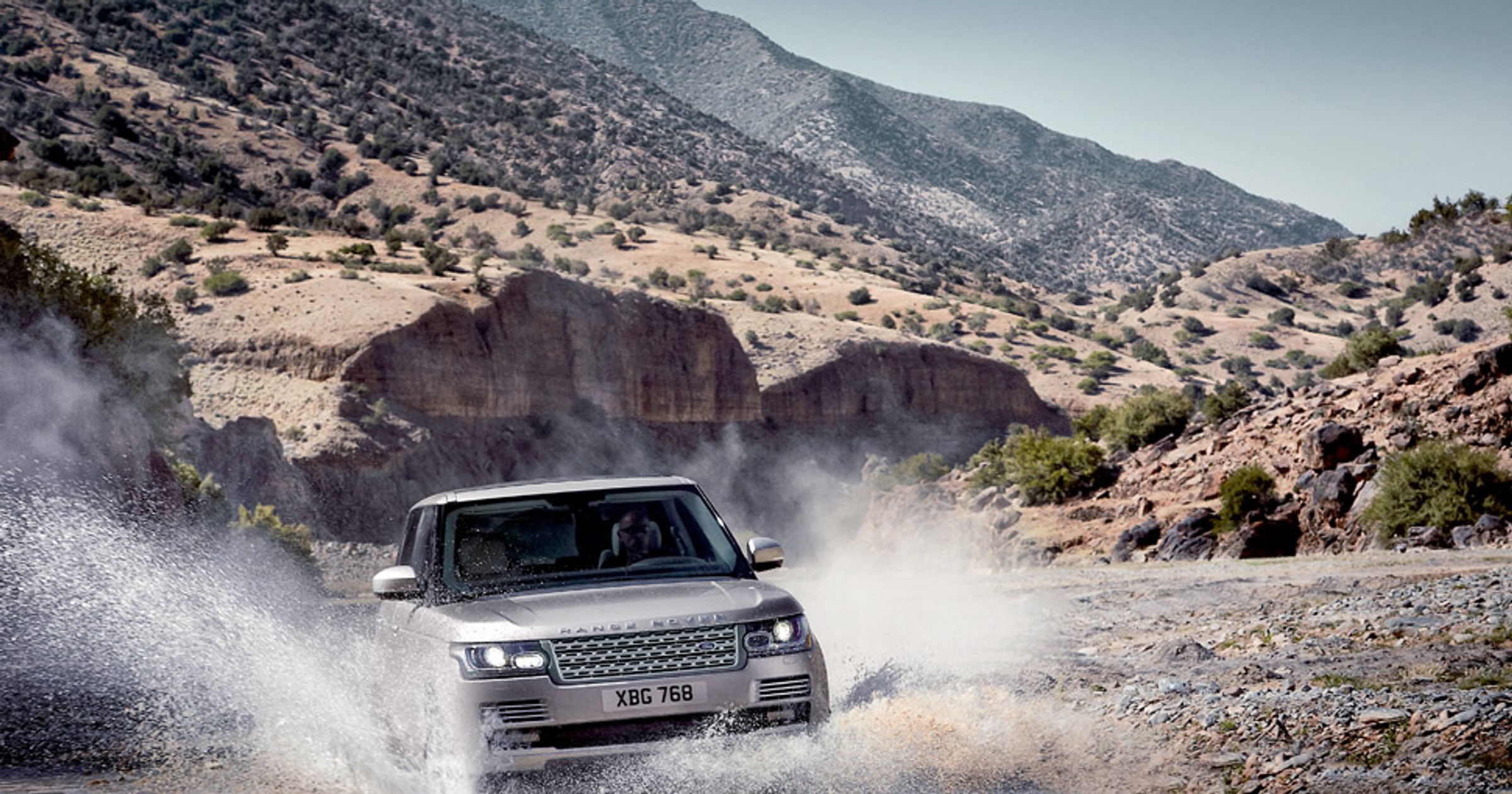Już wiemy, jak jeździ nowy Range Rover