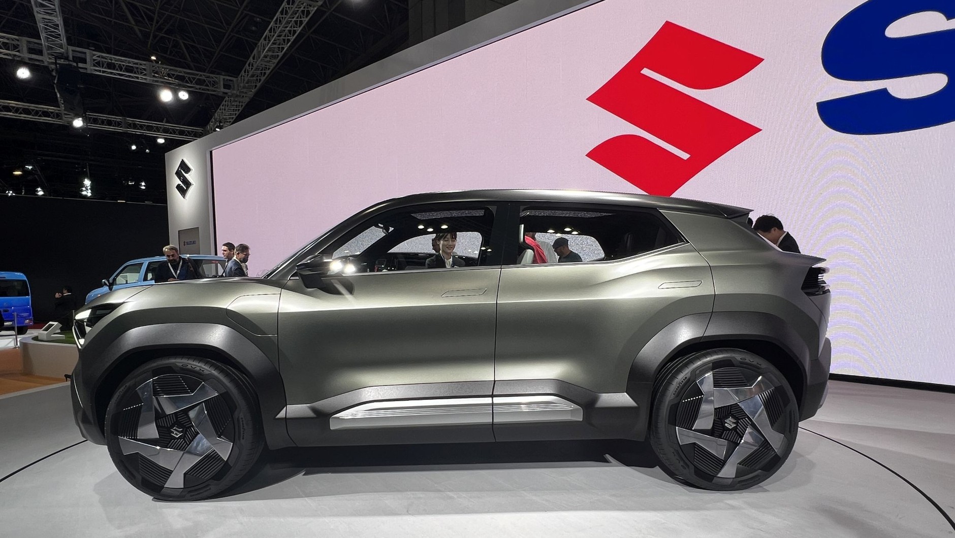 Suzuki eVX Concept na targach Japan Mobility Show 2023
