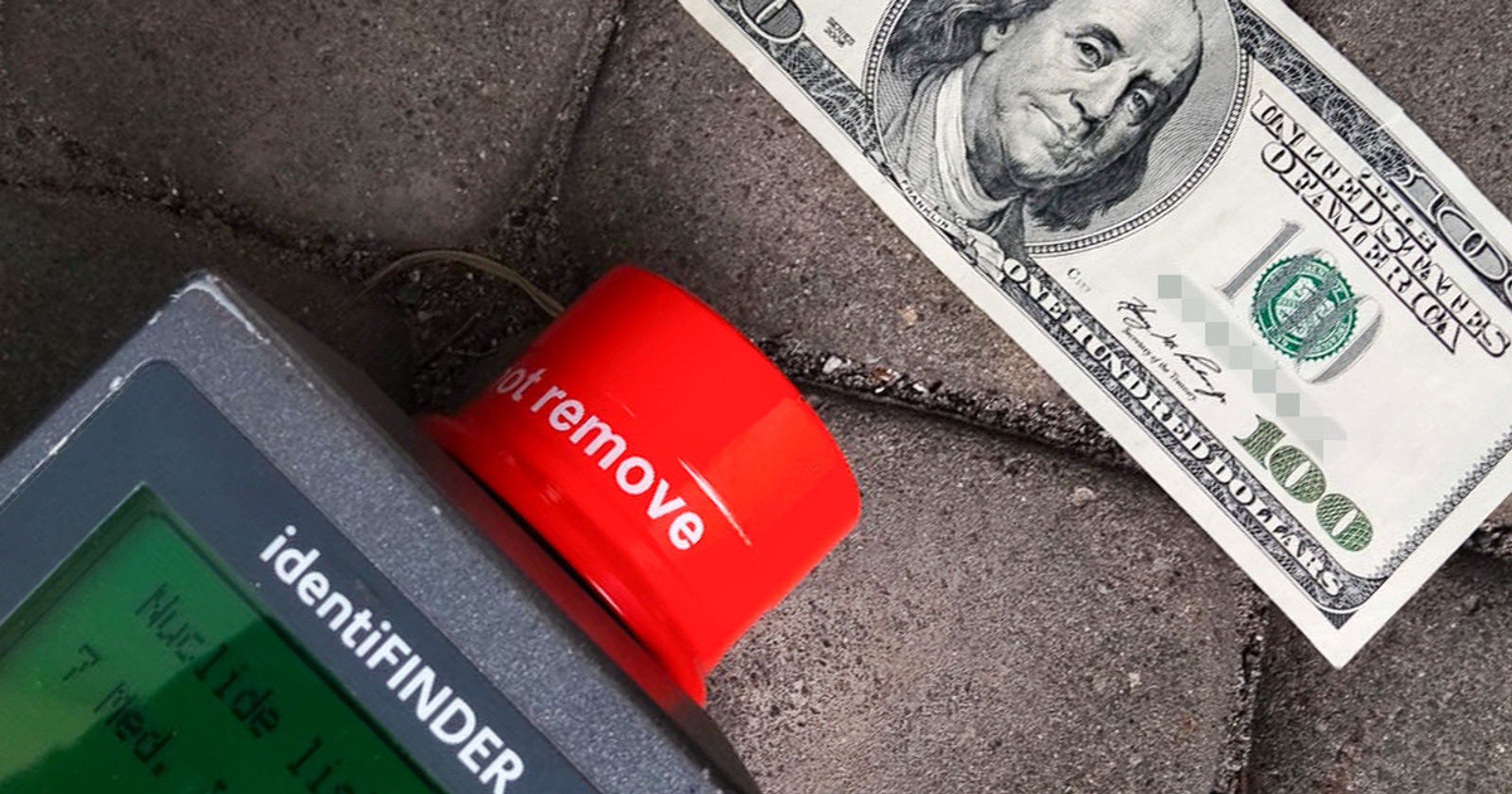 Napromieniowany banknot studolarówki zarekwirowany przez Straż Graniczną