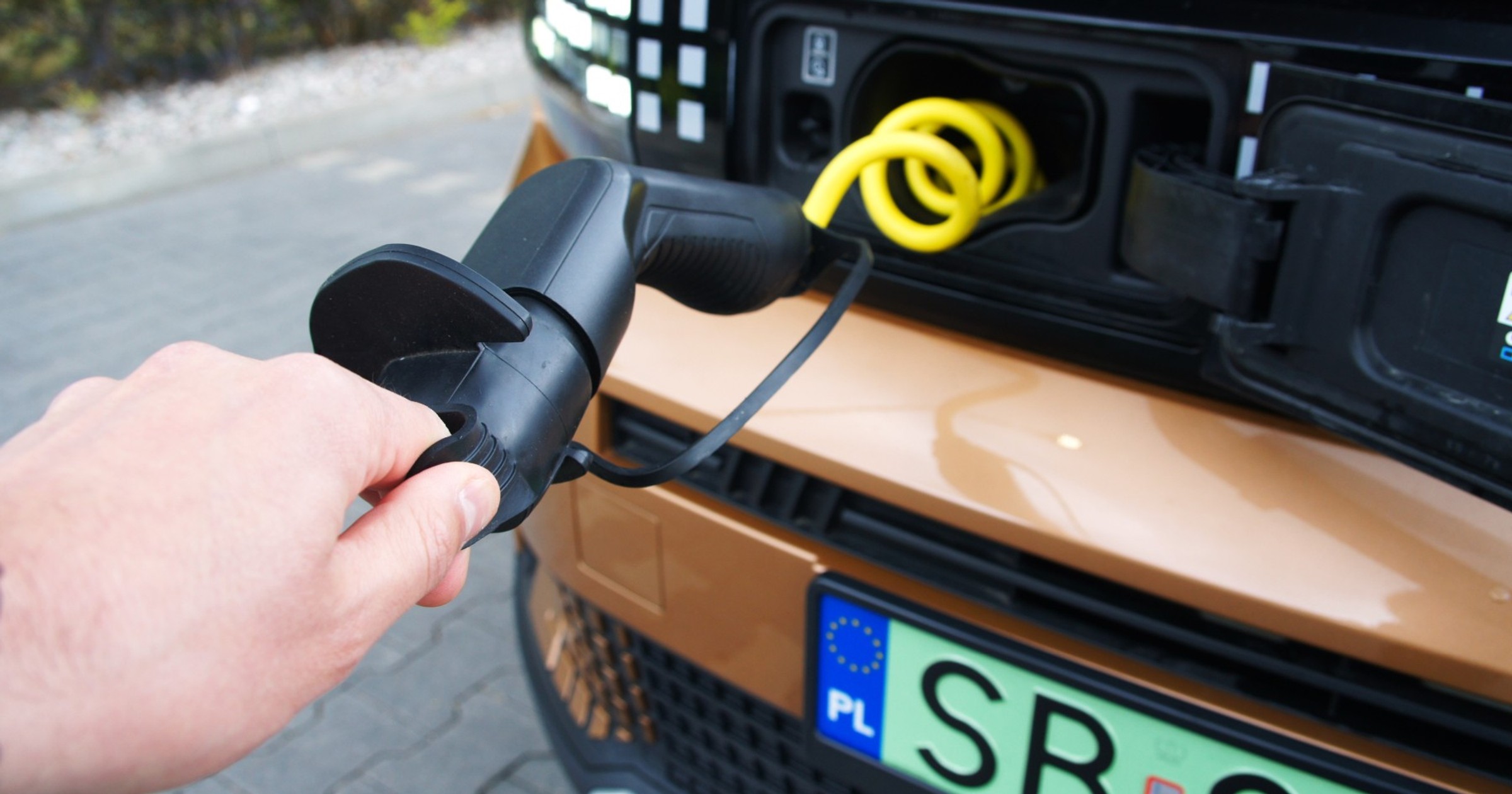 Fiat Grande Panda E ma wbudowaną "smycz"