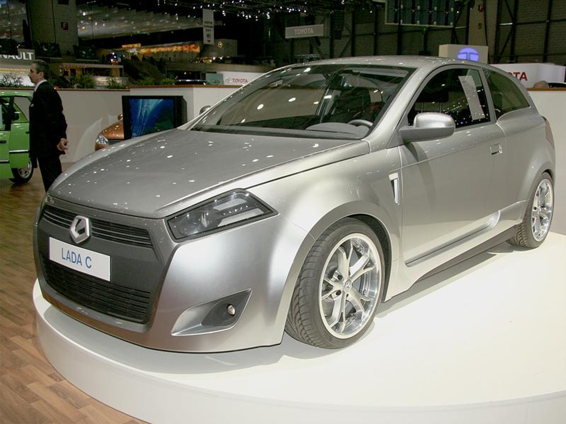 Genewa 2007: studyjna Łada C