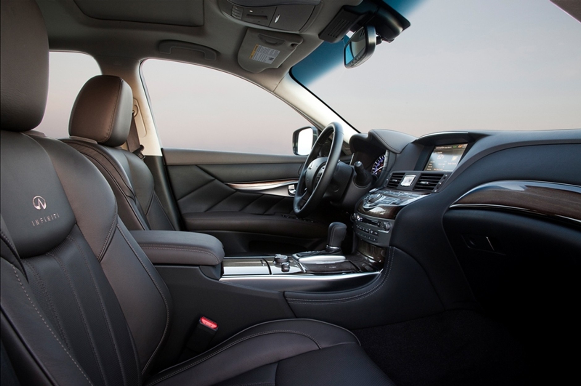 W jakim aucie poczujesz się jak w lesie? W Infiniti M37