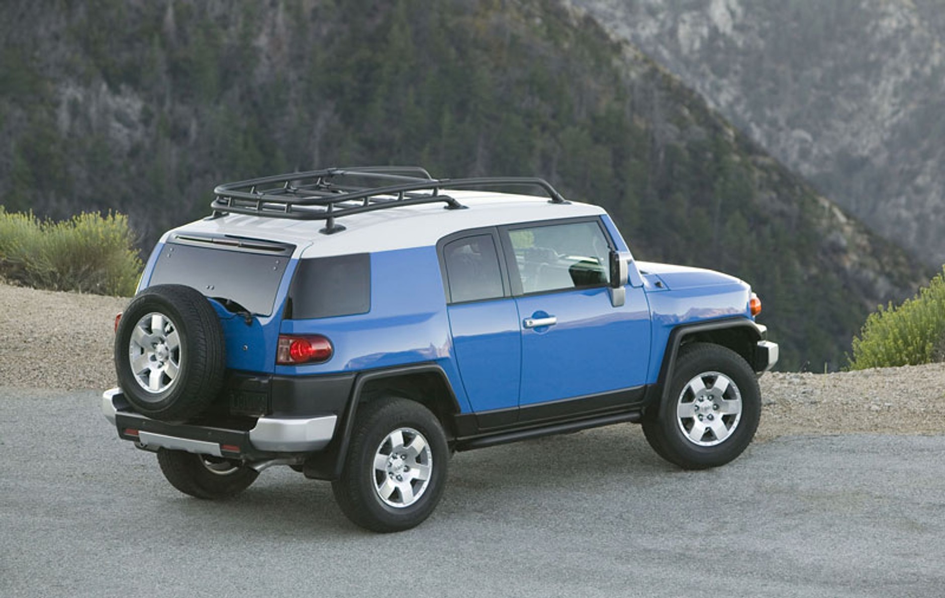 Toyota FJ Cruiser: zmodernizowany silnik dla modelu w stylu retro