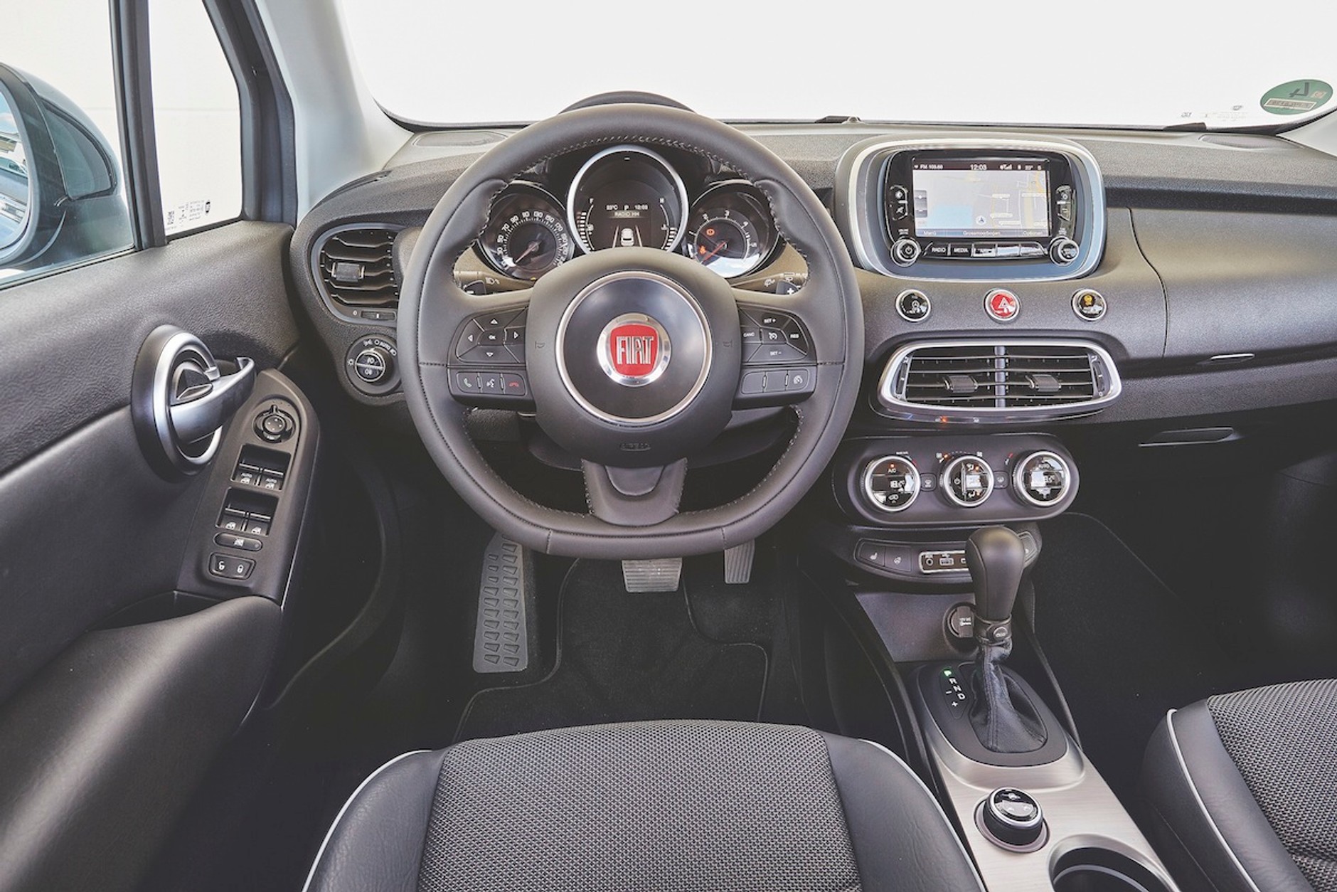 Fiat 500X kontra Mazda CX-3 i Suzuki Vitara - porównanie kompaktowych SUV-ów