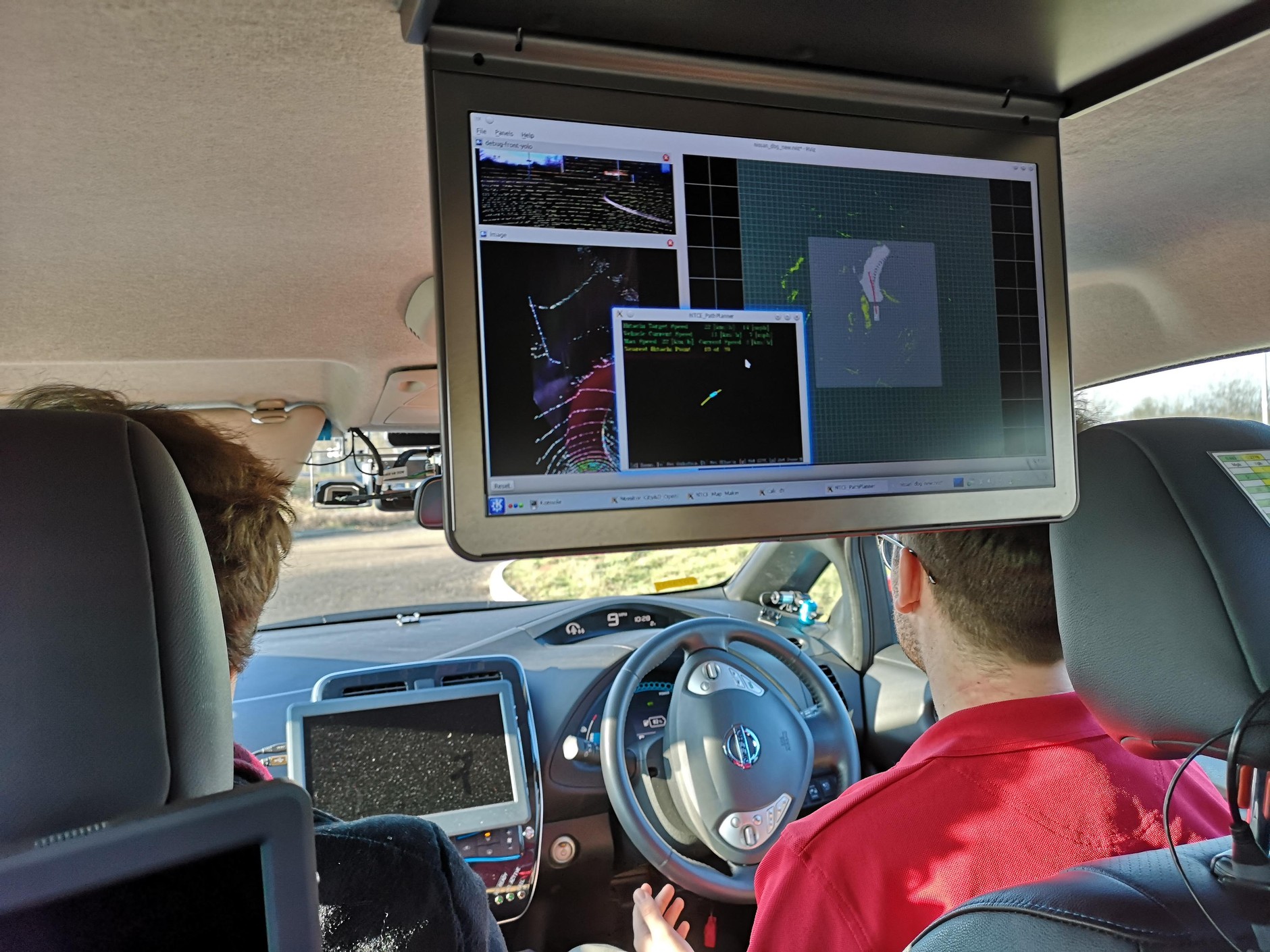 Autonomiczny Nissan Leaf na brytyjskich drogach