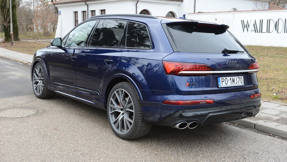 Audi SQ7 – o SUV-ie, który bardzo chciał być sportowcem