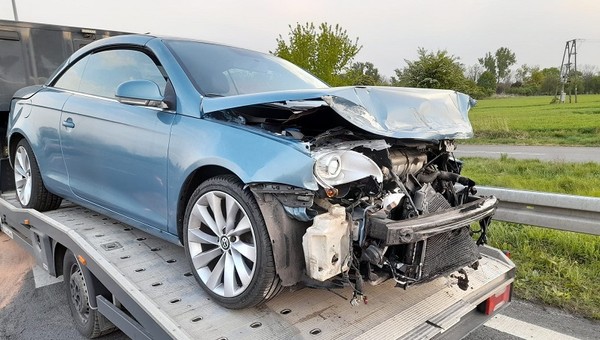 Stracił panowanie i rozbił auto. Miał na sumieniu coś gorszego