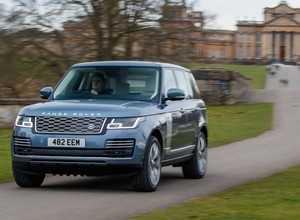 Range Rover P400e - ekologia pałacowa