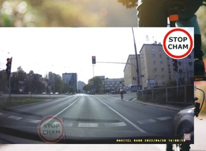 Jego przepisy nie obowiązują? Przez 7 km rowerzysta przejeżdżał na czerwonym