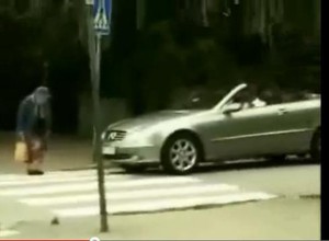 Uwaga na staruszki