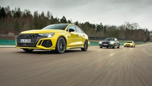 Audi RS 3 kontra BMW M240i oraz Mercedes-AMG A 45 S – skoncentrowane na frajdzie