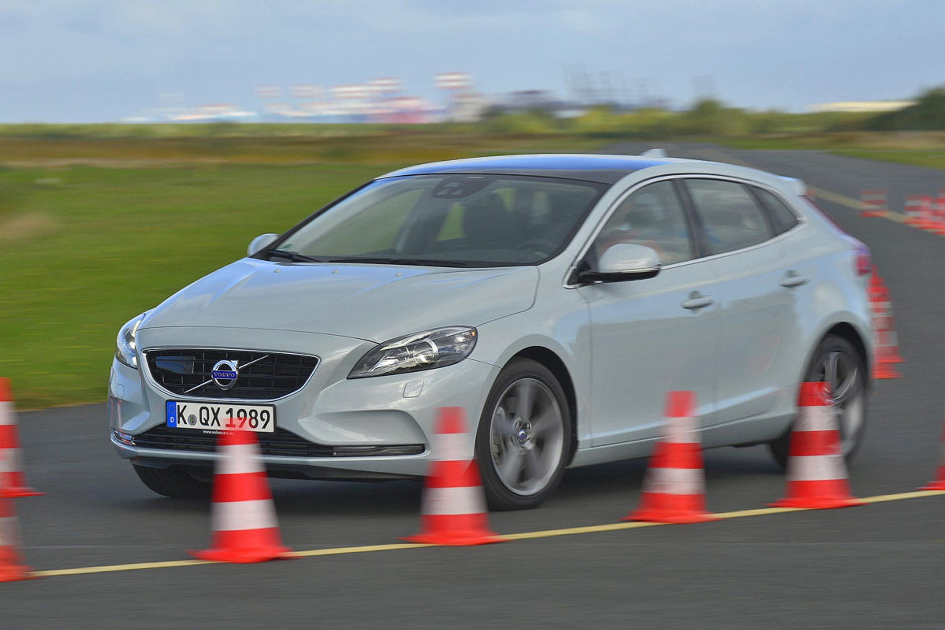 Volvo V40 D3 Momentum (150 PS)