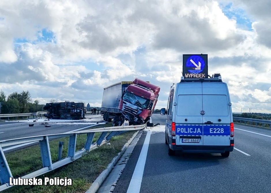Po wypadku na drodze S3 kierowcy ściśle zastosowali się do obowiązujących przepisów