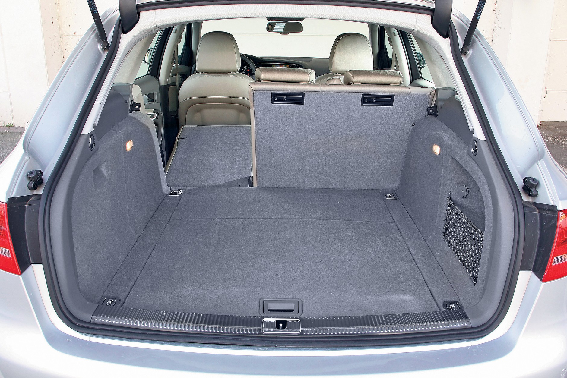 Porównanie kombi klasy średniej: AUDI BMW VOLVO