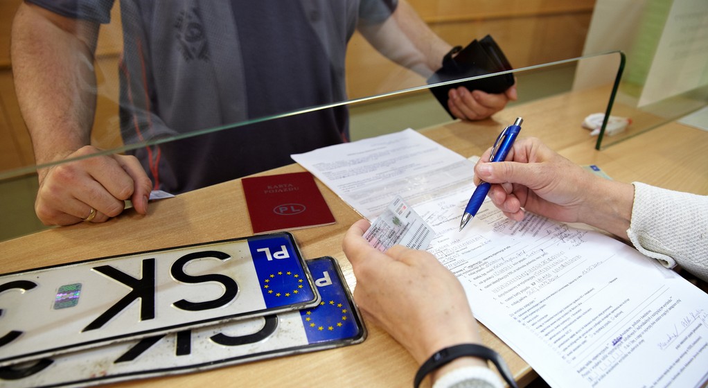 Rejestracja pojazdu - zdjęcie ilustracyjne