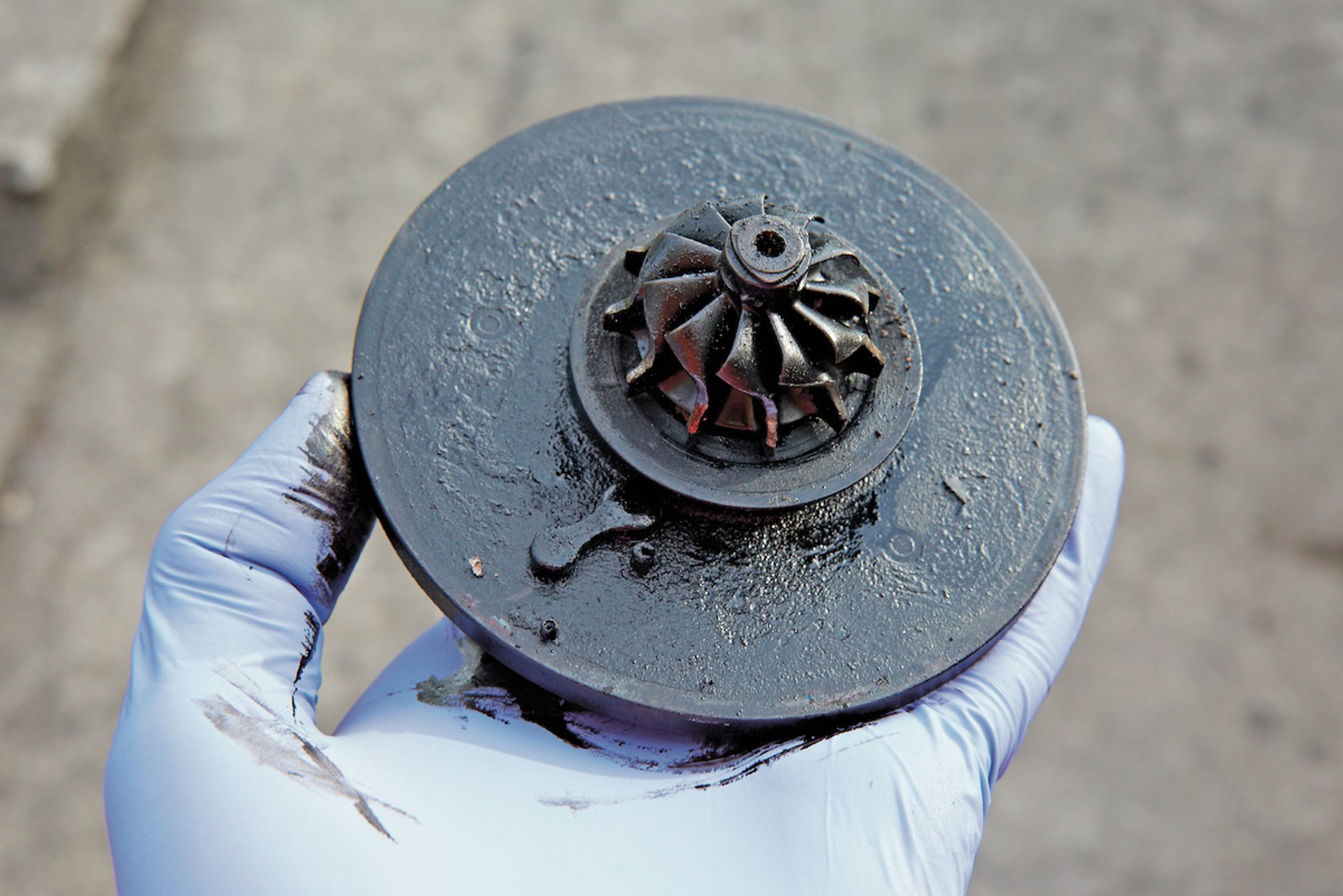 Wyjąca/cieknąca turbosprężarka