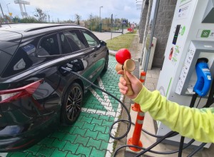 Sprawdziliśmy zasięg 40 aut elektrycznych na autostradzie