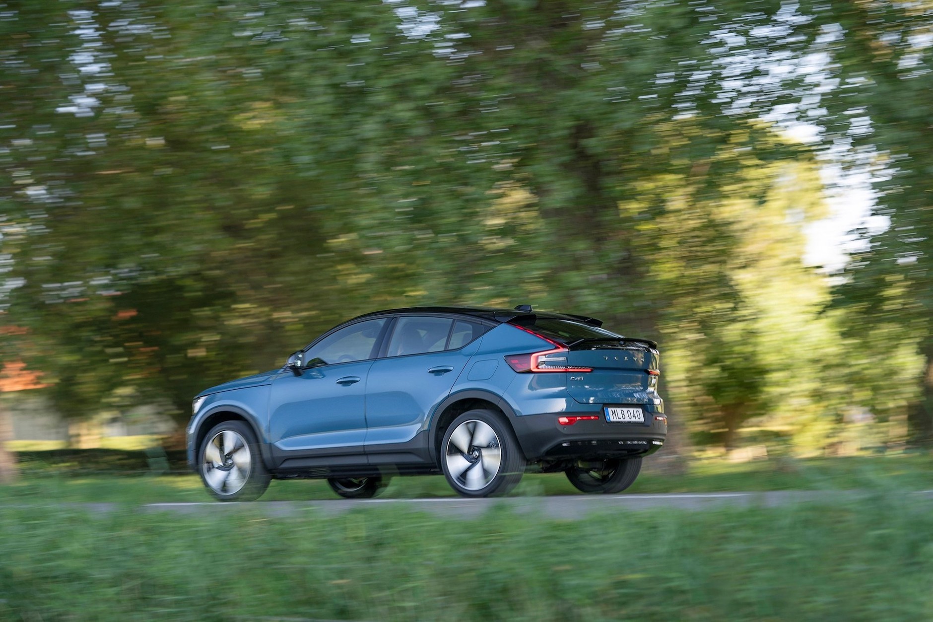 287373 Volvo C40 Recharge Fjord Blue
