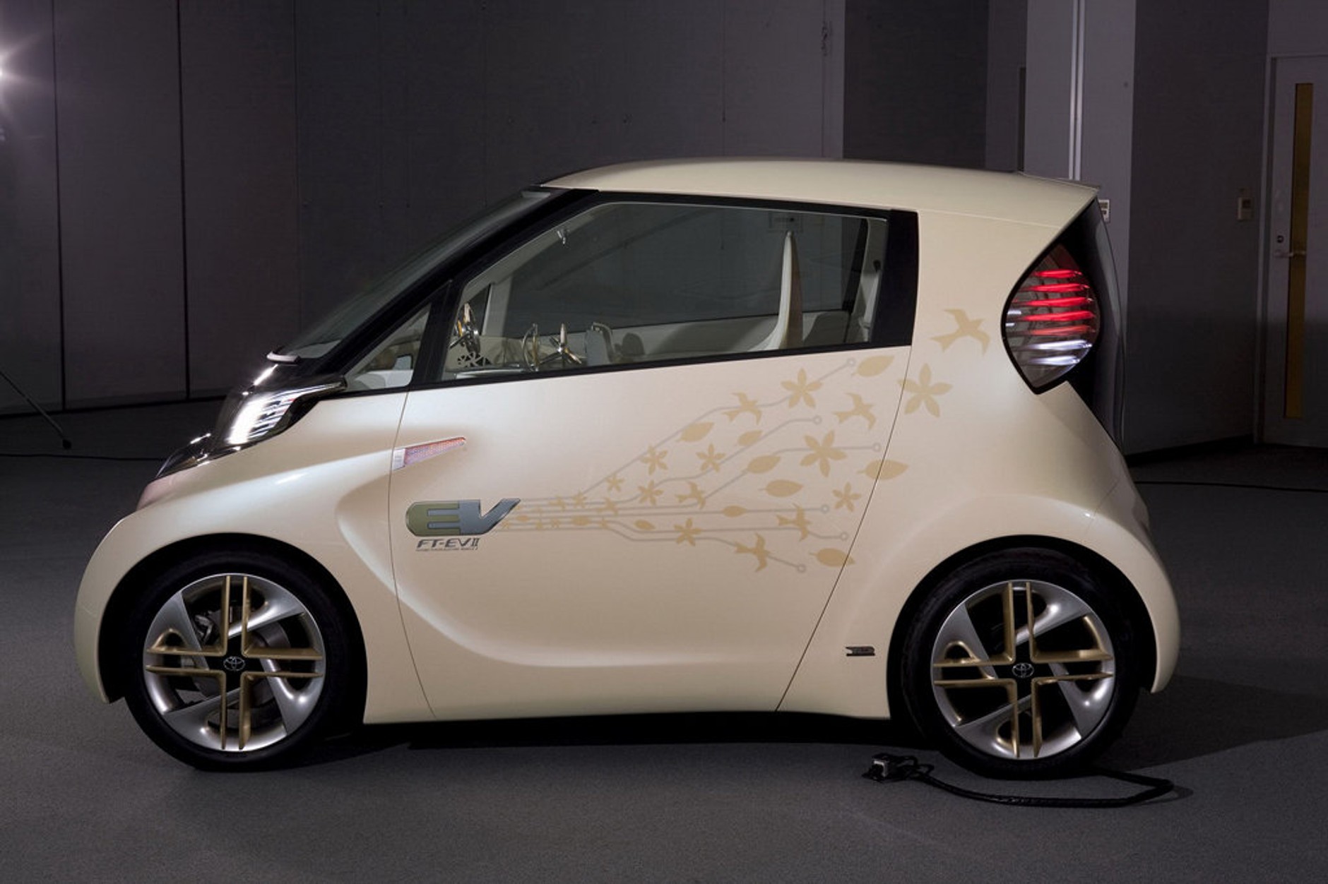 Toyota FT-EV II Concept - IQ na baterie