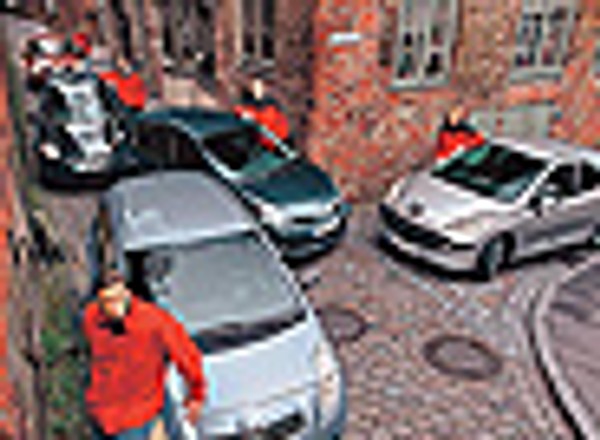 Toyota Yaris, Renault Clio, Peugeot 207, Fiat Grande Punto, VW Polo - Który maluch jest największy?