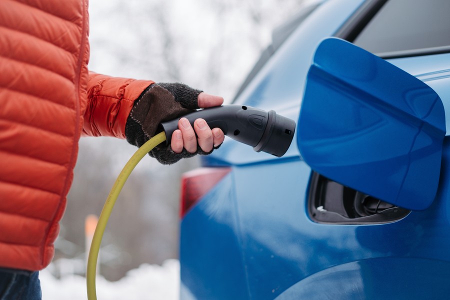 W zimowych warunkach hybrydy plug-in robią się umiarkowanie ekonomiczne. Trochę zależy od ciebie, ale nie wszystko