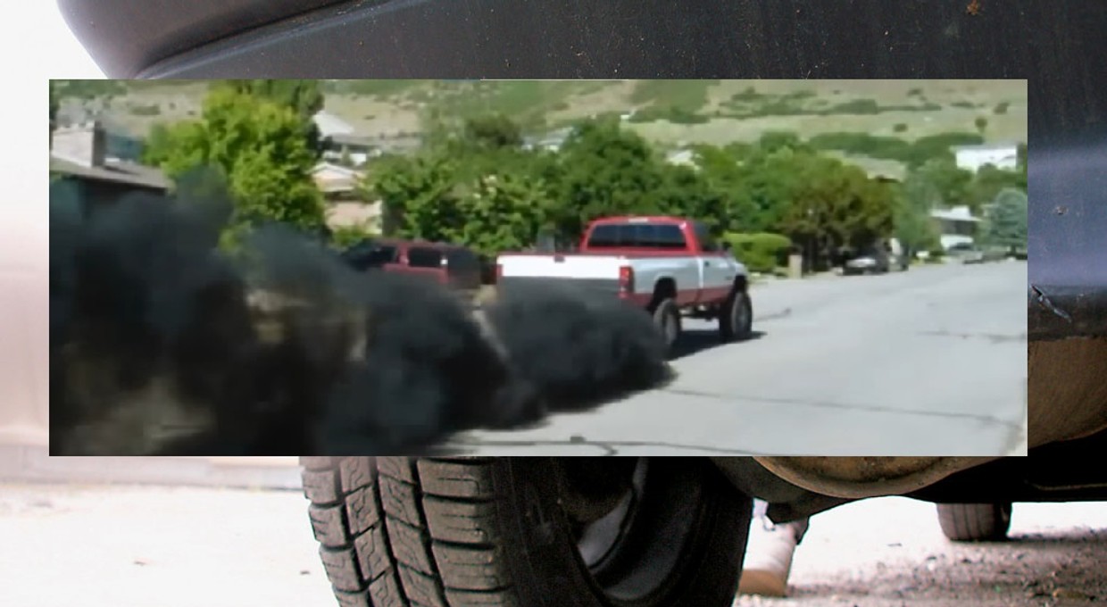 Modyfikują diesla, tak by zadymiać innych. Co to jest "rolling coal"?