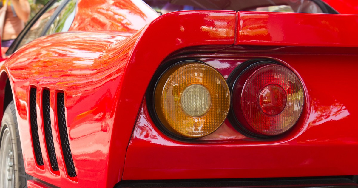 Kierunkowskaz w Ferrari GTO (1984-1986)