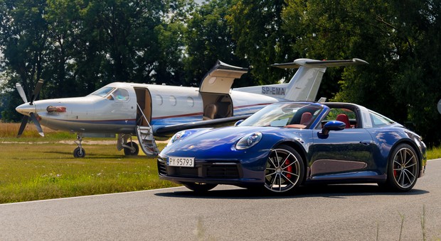 Porsche 911 Targa 4S jak transformers. Spektakl trwa 19 sekund