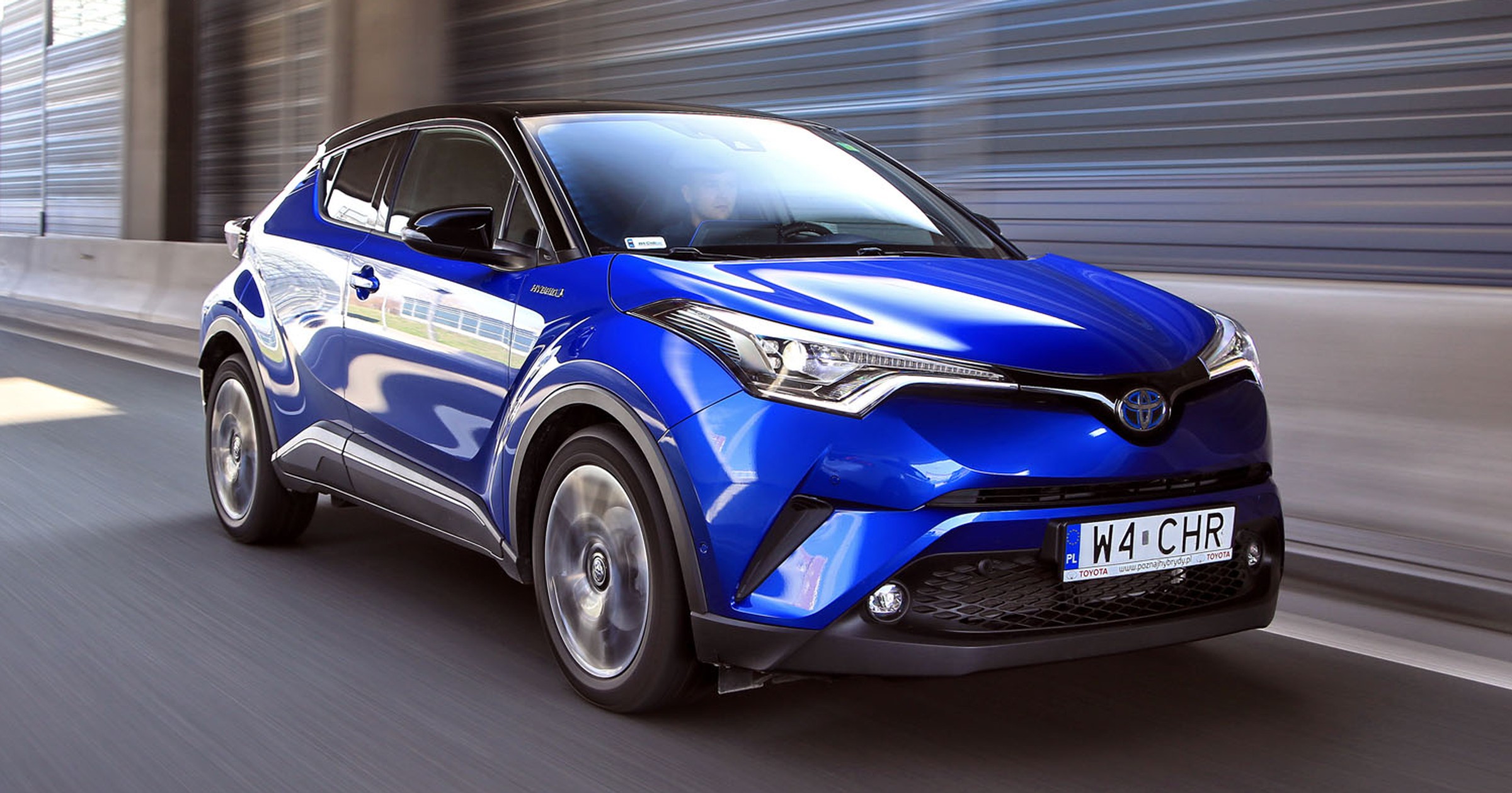 Toyota C-HR Hybrid - dobrze wygląda i jest oszczędna