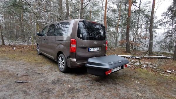 Thule Arcos – nowy bagażnik do montażu na haku holowniczym. Sprawdziłem, czy ma to sens