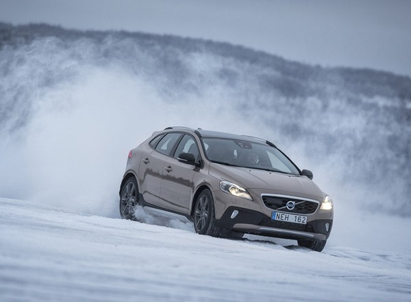 Volvo V40 T5 AWD Cross Country: szwedzka tradycja
