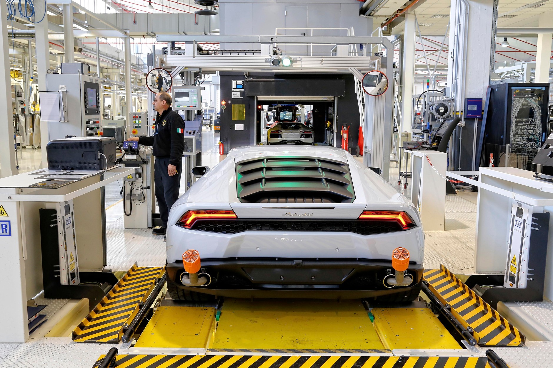 Jak powstaje Lamborghini Huracan?