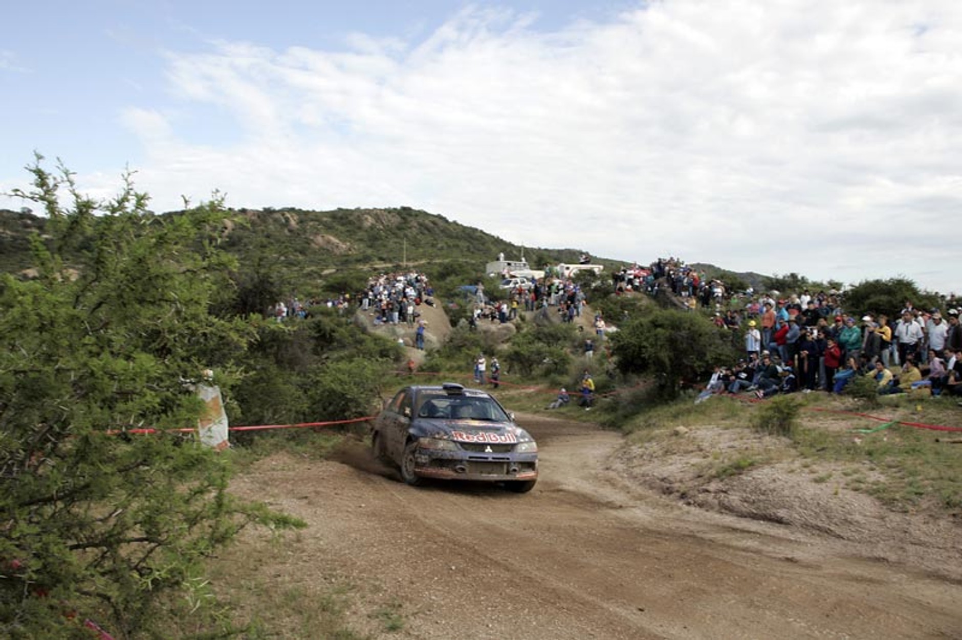 Rajd Argentyny 2008: Loeb zdecydowanym liderem (I. etap)