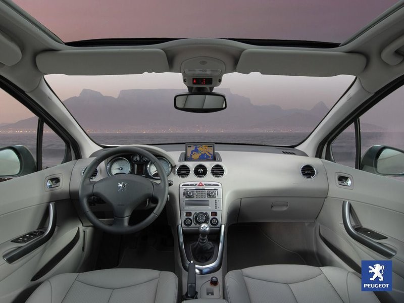 Zdjecia szpiegowskie: nowy Peugeot 308, czyli 407 + 207 = 308